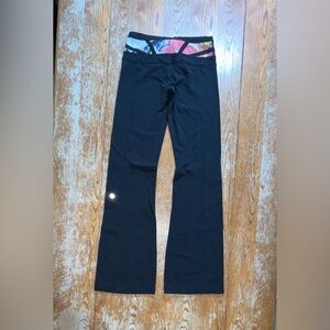 Lululemon Astro Black Reversible Yoga Pants With  Patterned Waistband Size 4